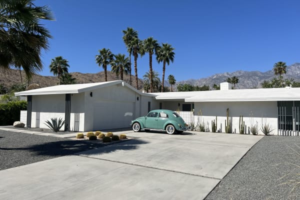 House sit in Palm Springs, CA, US