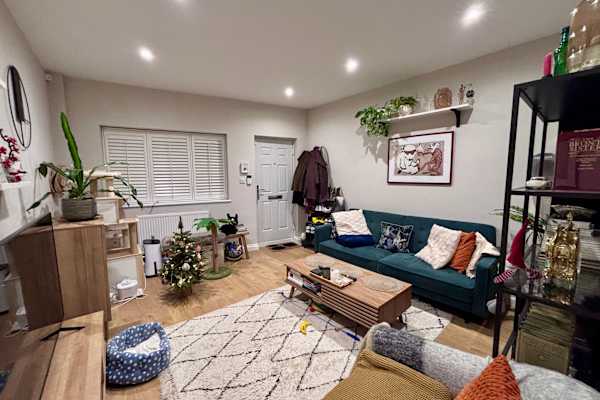 House sit in South Wimbledon, United Kingdom