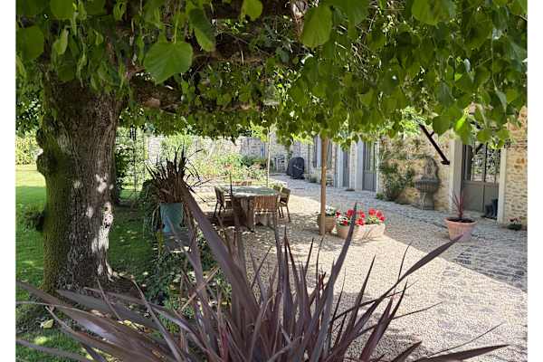 House sit in Chailly-en-Bière, France