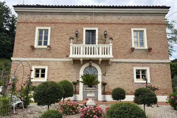 House sit in Macerata, Italy