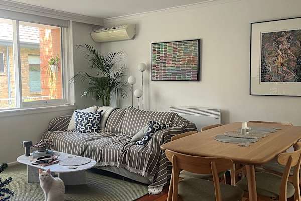 House sit in Melbourne, VIC, Australia