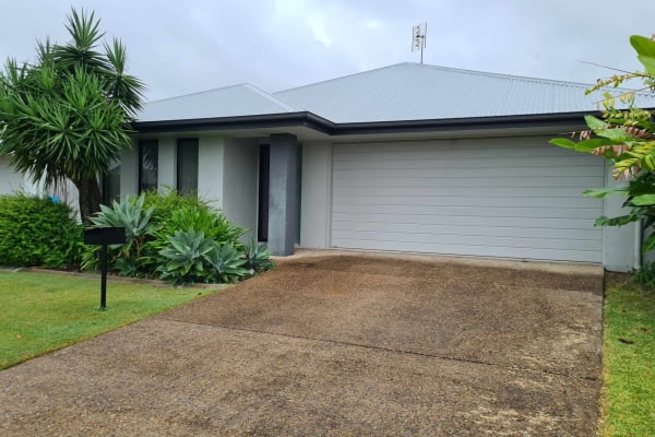 House sit in Caloundra, QLD, Australia