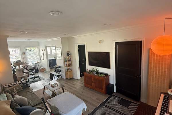 House sit in Los Angeles, CA, US
