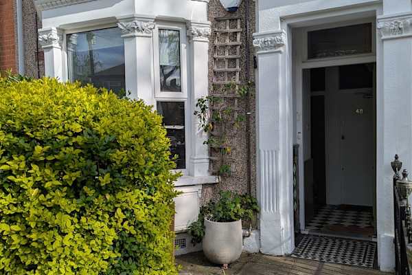 House sit in Chingford, United Kingdom