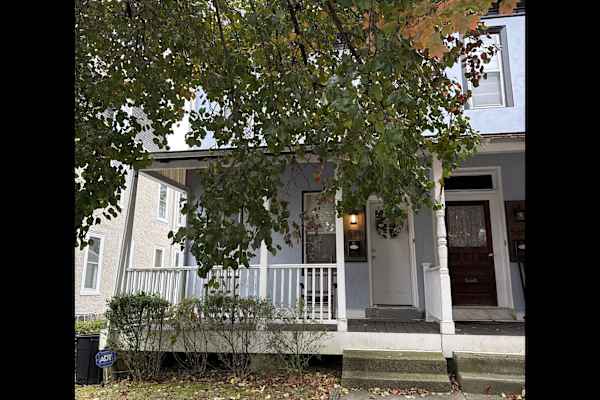 House sit in Philadelphia, PA, US