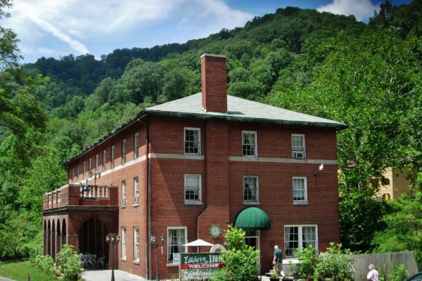 House sit in Landgraff, West Virginia, US