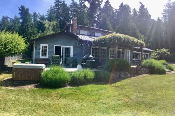 House sit in Eastsound, WA, US