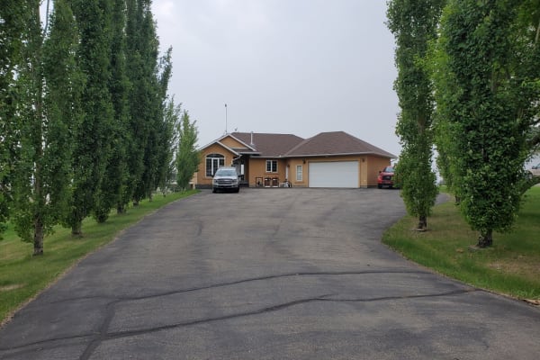 House sit in Spruce Grove, AB, Canada