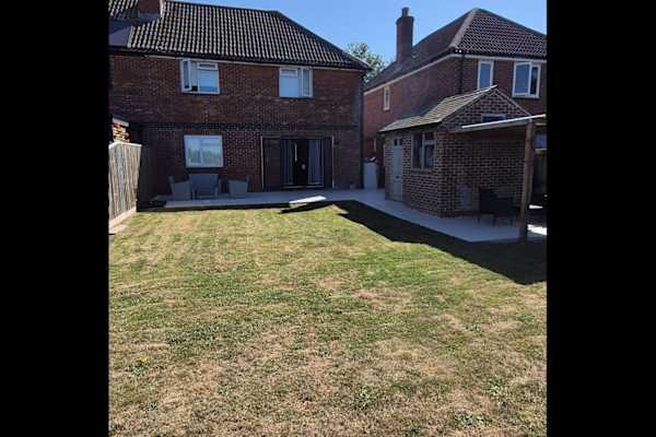 House sit in Worton, United Kingdom