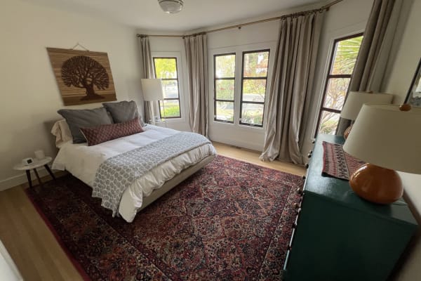 House sit in Oakland, CA, US