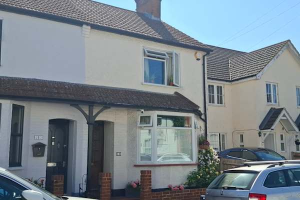 House sit in Woking, United Kingdom