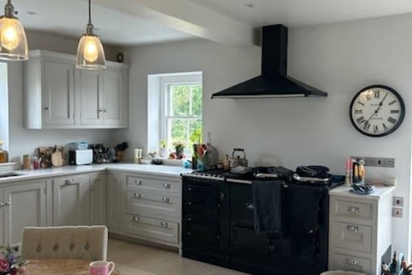 House sit in Bentley, United Kingdom