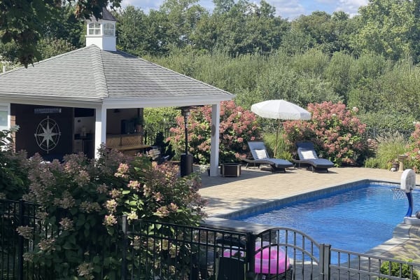 House sit in Bristol, RI, US