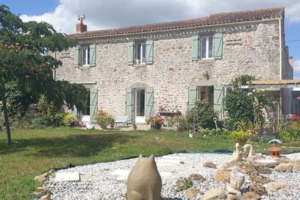 House sit in La Roche-sur-Yon, France