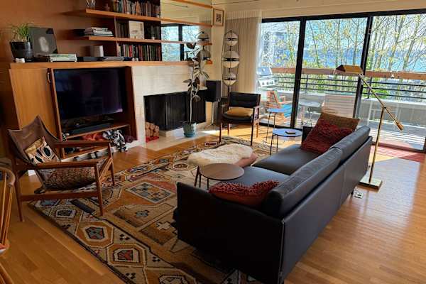 House sit in Seattle, WA, US