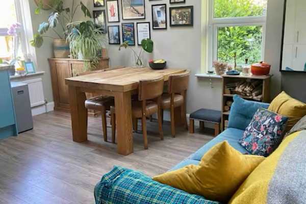 House sit in Horsham, United Kingdom