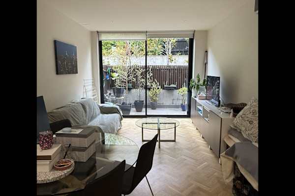 House sit in Melbourne, VIC, Australia