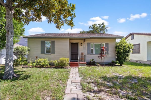 House sit in St. Petersburg, FL, US