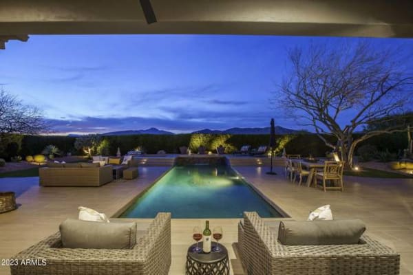 House sit in Carefree, AZ, US