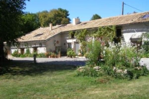 House sit in Sanxay, France