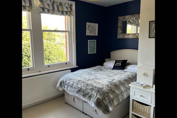House sit in Weybridge, United Kingdom