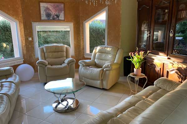 House sit in Dijon, France