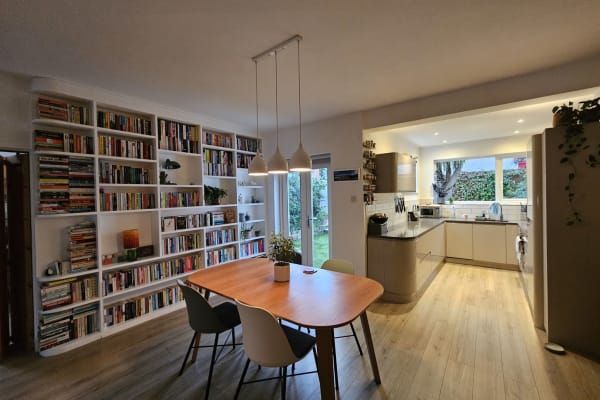House sit in Surbiton, United Kingdom