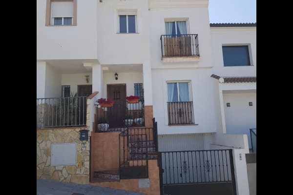 House sit in Santa Cruz del Comercio, Spain