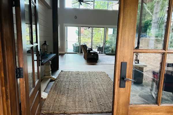 House sit in Seneca, SC, US