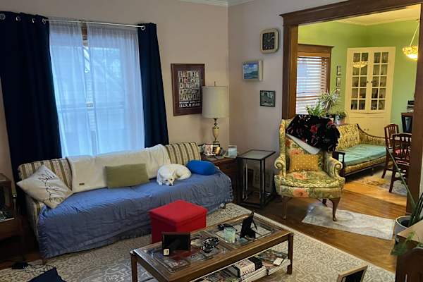 House sit in Elgin, IL, US