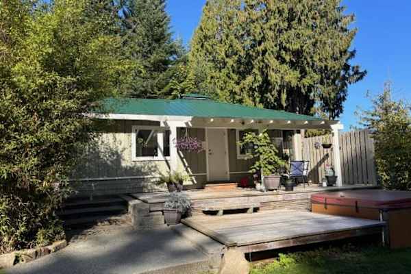 House sit in Ganges, BC, Canada