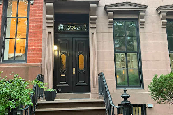 House sit in Brooklyn, NY, US