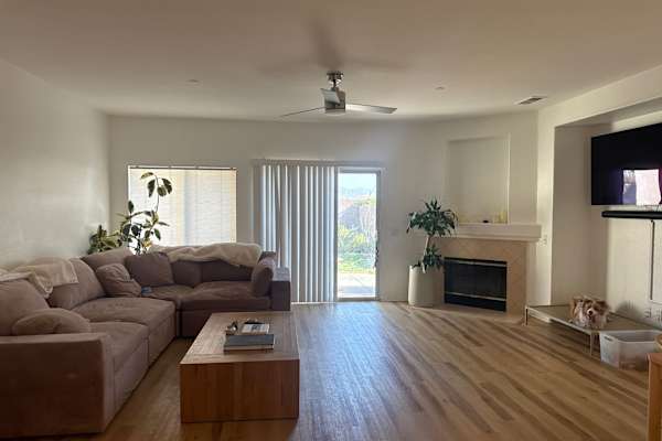 House sit in Palm Springs, CA, US