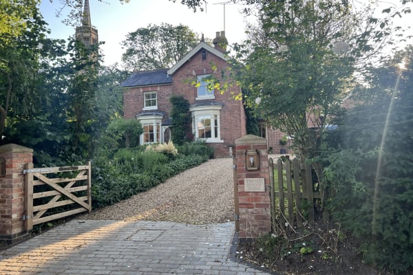 House sit in Lichfield, United Kingdom