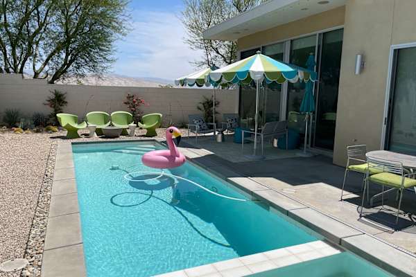 House sit in Palm Springs, CA, US