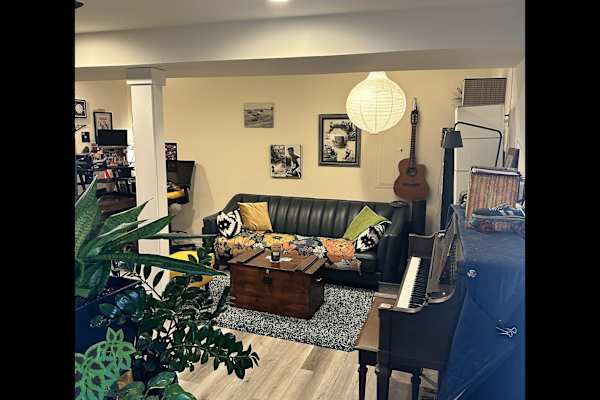 House sit in Washington, D.C., Washington, D.C., US