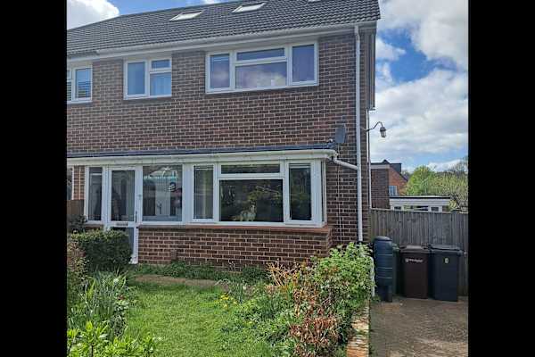 House sit in Winchester, United Kingdom