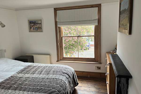 House sit in Wivenhoe, United Kingdom