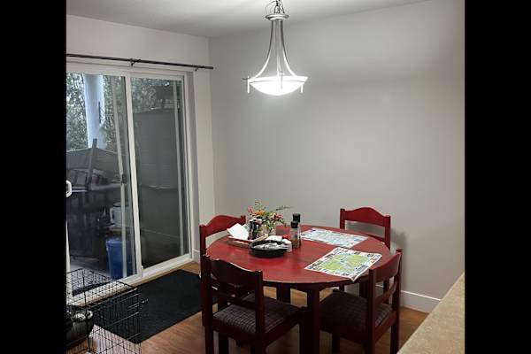 House sit in Gibsons, BC, Canada