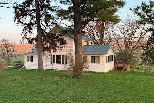 House sit in Mineral Point, WI, US