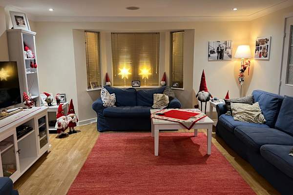 House sit in Horsham, United Kingdom