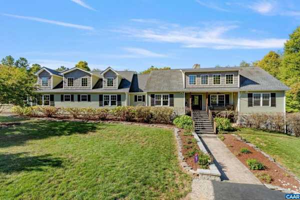 House sit in Charlottesville, VA, US