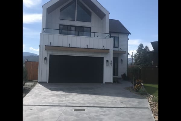 House sit in Summerland, BC, Canada