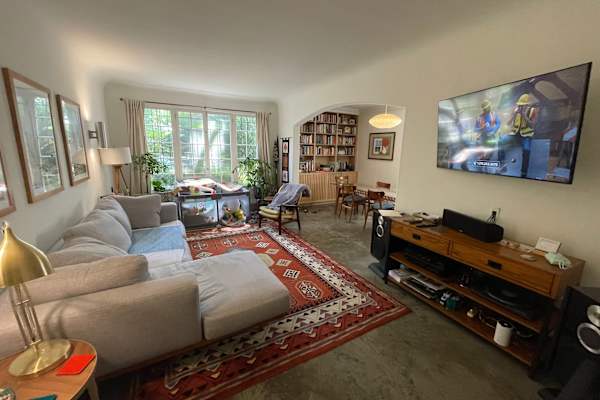 House sit in West Hollywood, CA, US
