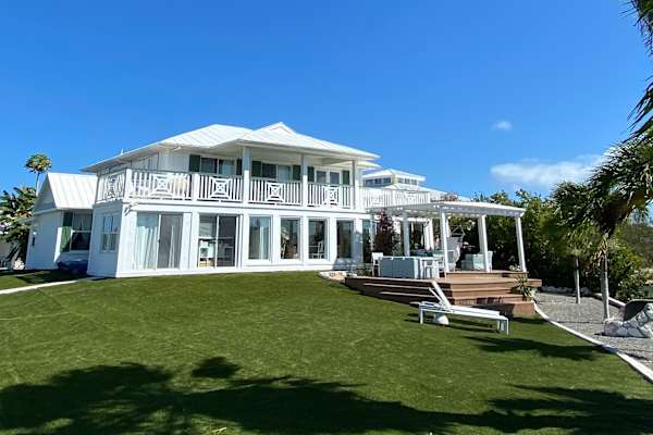 House sit in Grace Bay, Turks and Caicos Islands