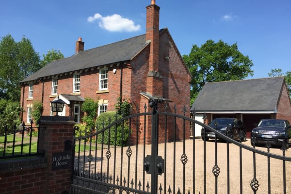 House sit in Earlswood, United Kingdom