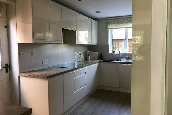 House sit in Wakefield, United Kingdom