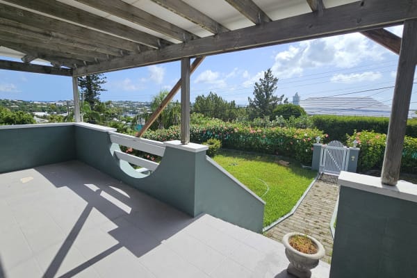 House sit in Hamilton, Bermuda