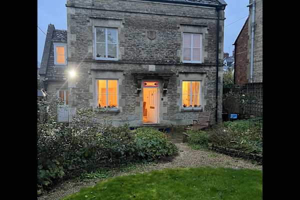 House sit in Cirencester, United Kingdom