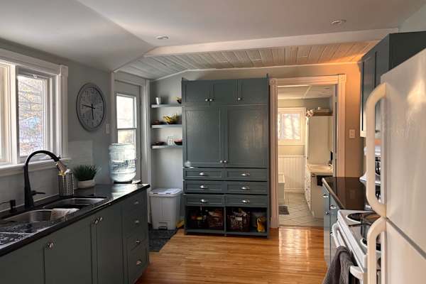 House sit in Ottawa, ON, Canada